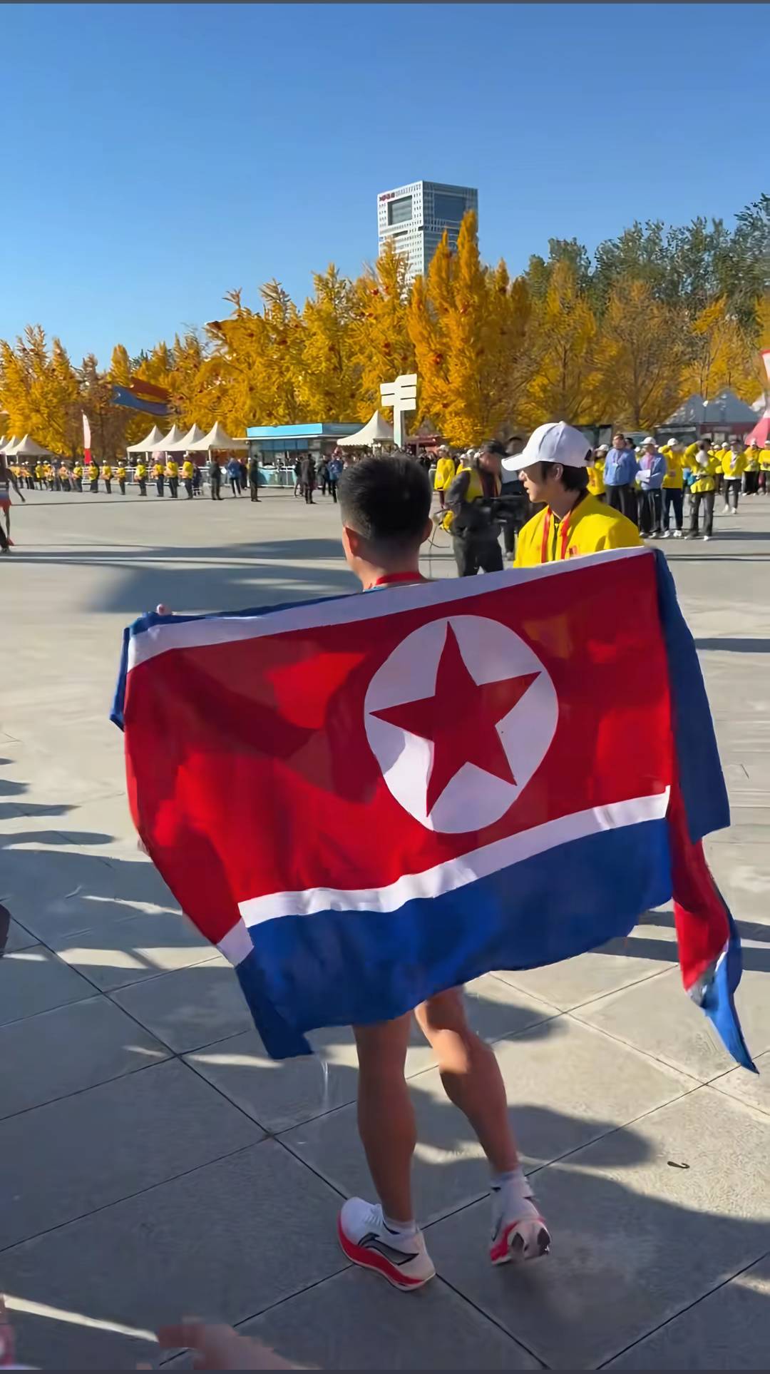 兄弟们，硕士上课也是混时间啊。

20 / 作者:声1 / 