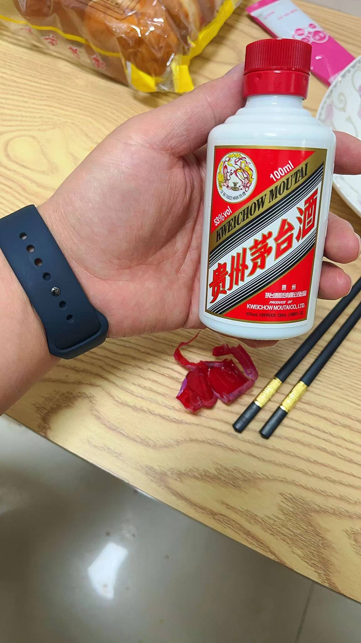 开的宝马，一分欠款没有，征信很好，用苹果17和vivox200s，苹果电脑，有房子63万，芝6 / 作者:昨日过往 / 