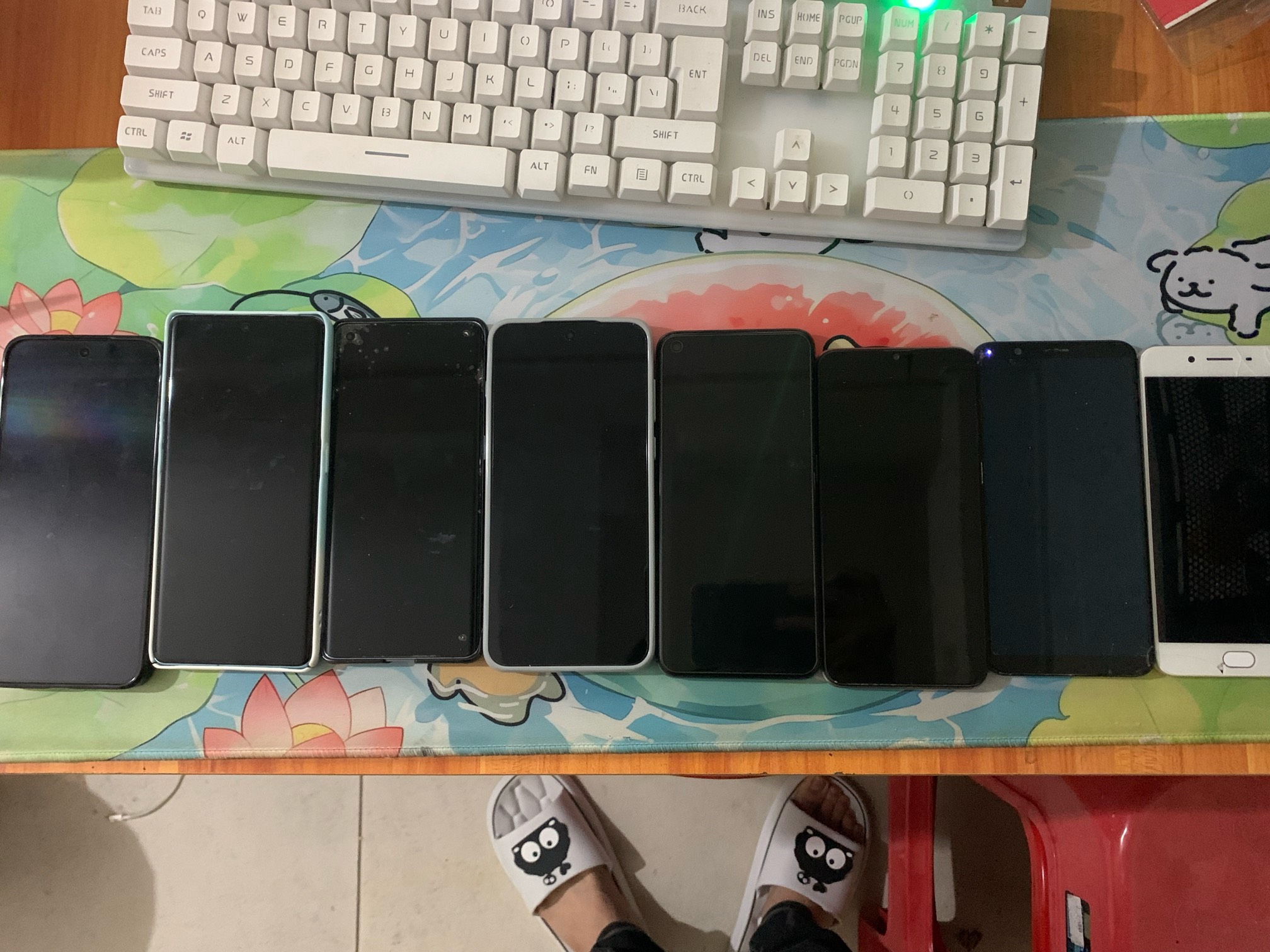 老哥们,都有多少台机器

8 / 作者:小唐呀 / 