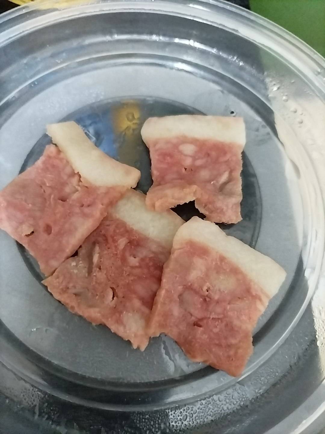 麻辣烫的科技与狠活啊！这外卖的猪肉敢吃吗？

4 / 作者:小小鸟@ / 