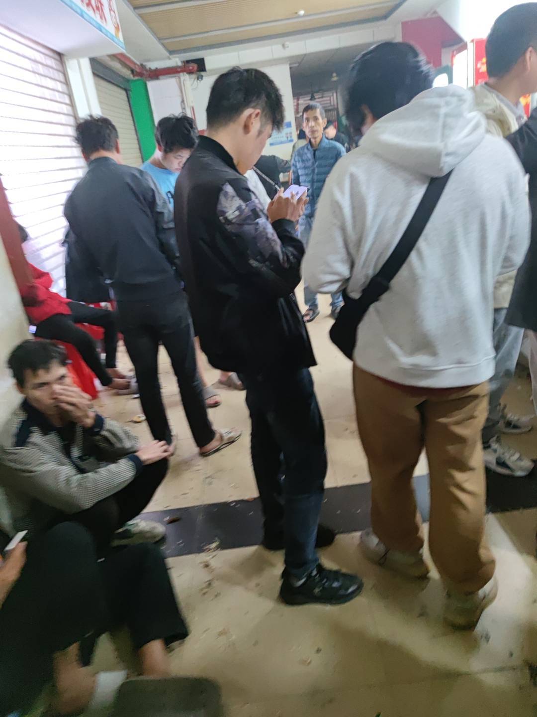 起来干活了再睡就废了

34 / 作者:几度梦回大唐☃︎ / 