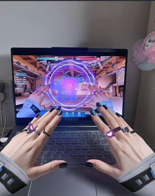 三角洲最近发现一个顶级大坝跑刀手，真的颠覆认知了老哥们，他基本两个小时左右一千万15 / 作者:理理理66 / 