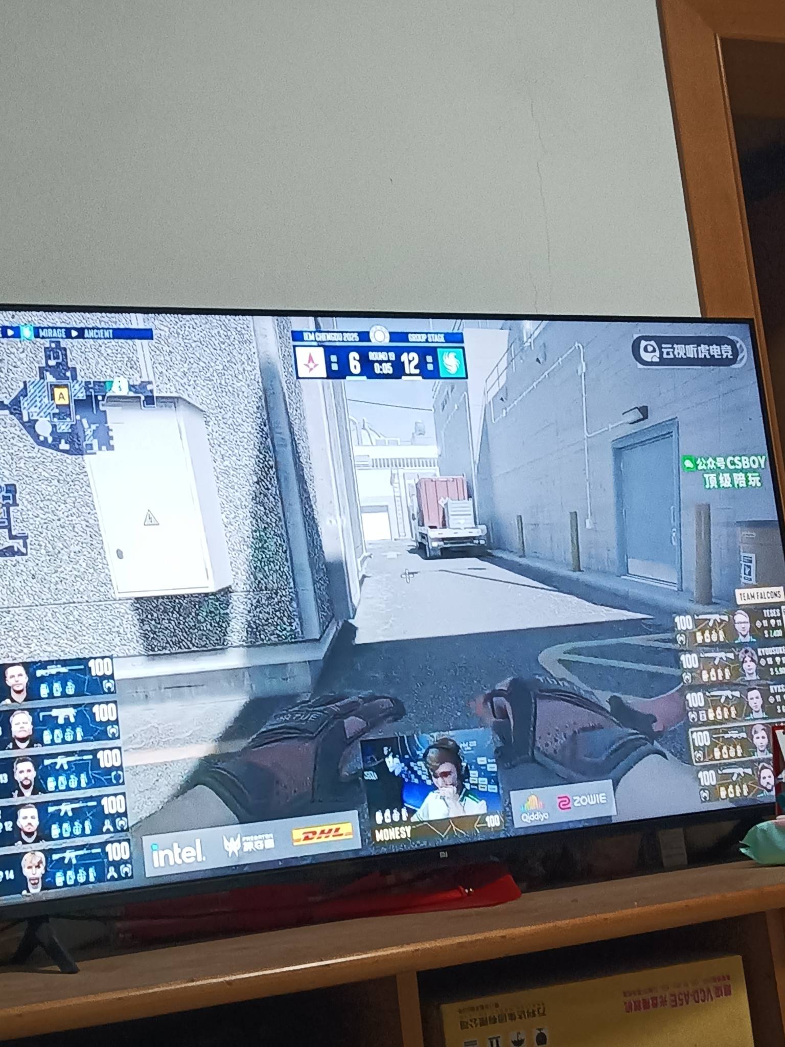 最近法老真猛啊，感觉小蜜蜂干不过法老了

41 / 作者:江苏第一深情 / 