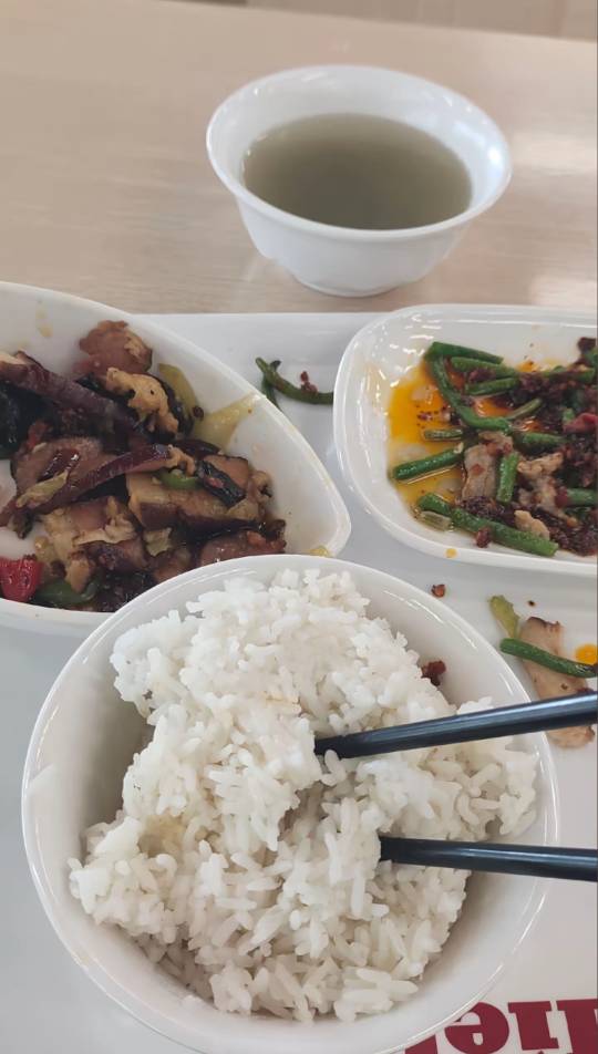 不打算进厂了彻底全职三角洲，三角洲俱乐部发单45块钱一千万，每天开直播跑刀赚点顺便64 / 作者:理理理66 / 