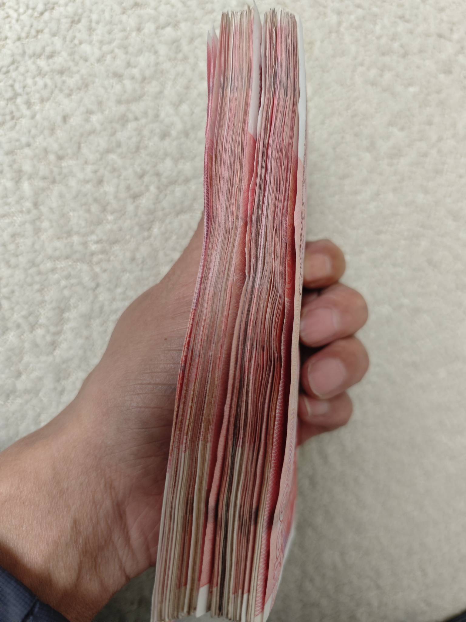 老哥们每当心情不好的时候就拿出来看看，心情瞬间好多了一直咧嘴笑

99 / 作者:老哥大气人 / 