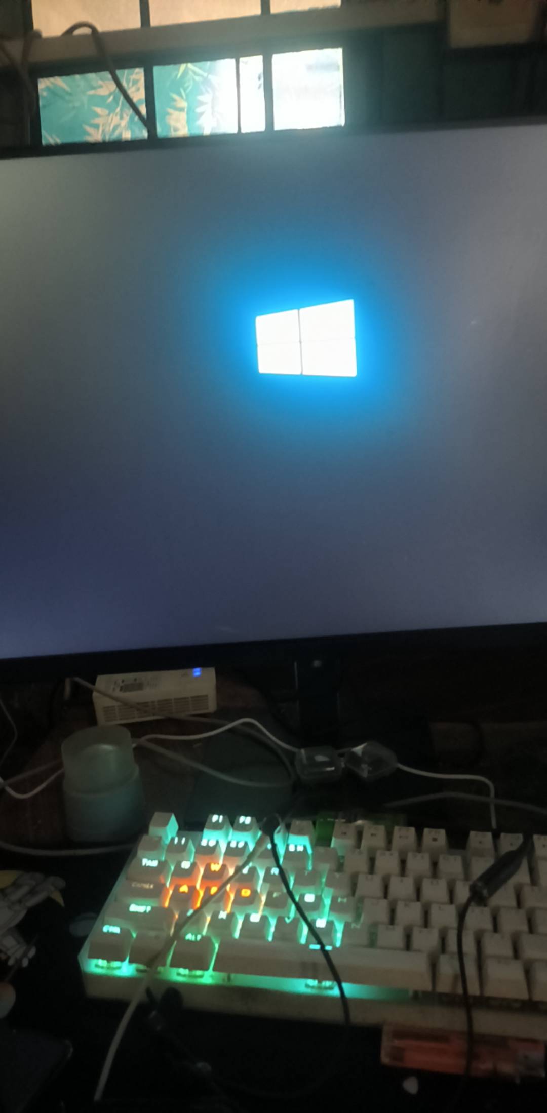 有哪个老哥在网吧  看下lol更新好了没
85 / 作者:菜菜。。。 / 