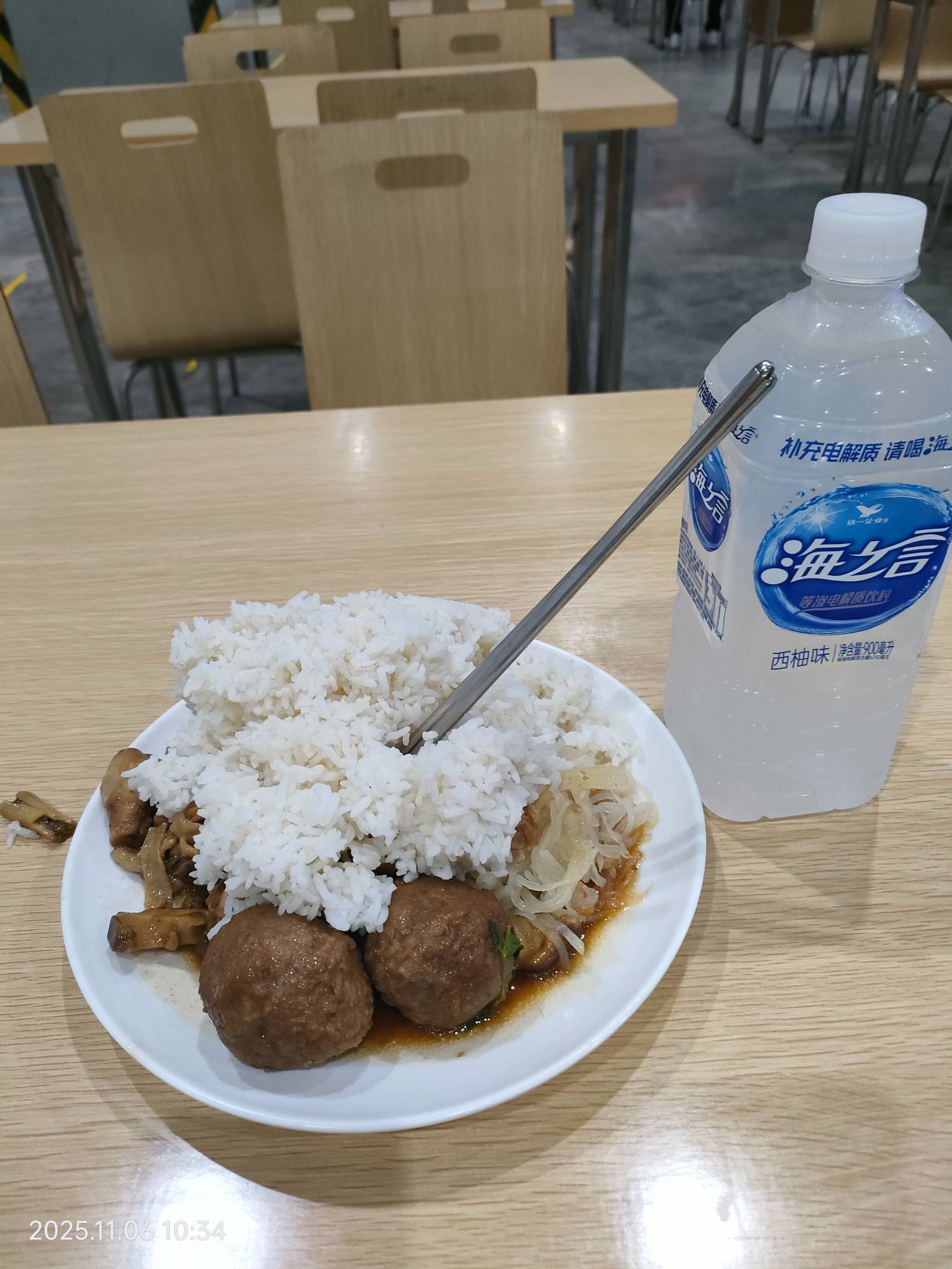 老哥们，干饭时间到！电商物流真的跟玩一样，连续干第9天，可惜工期到12.10就结束了。45 / 作者:雅俗共赏2021 / 