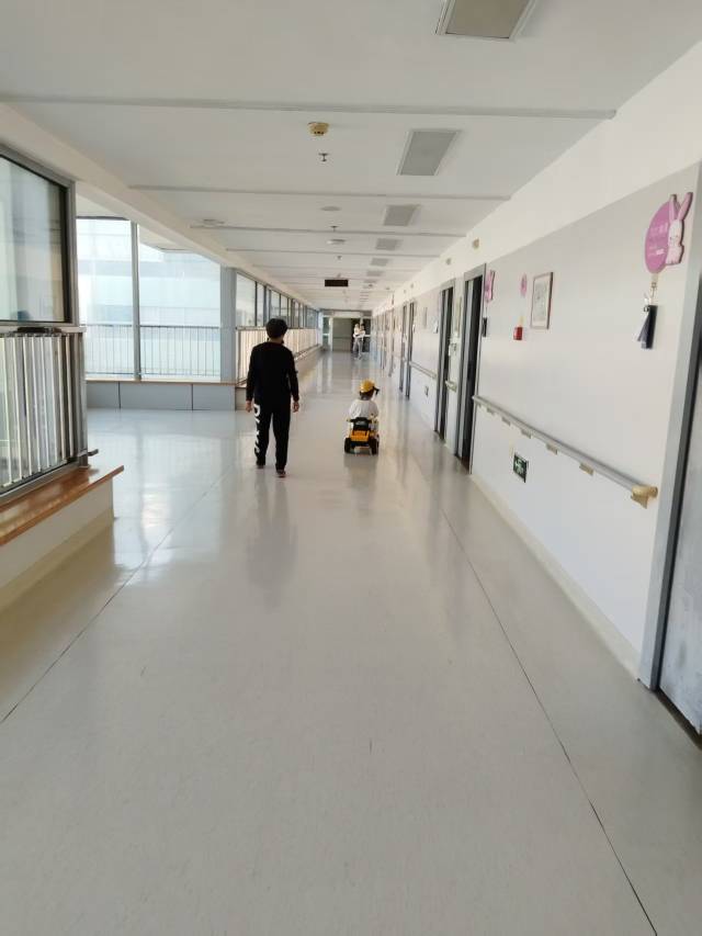 今天辽宁省儿童医院，消费一万一。
本来给孩子做个腺样体小手术，术前检查出右侧胸椎68 / 作者:两只猴子 / 