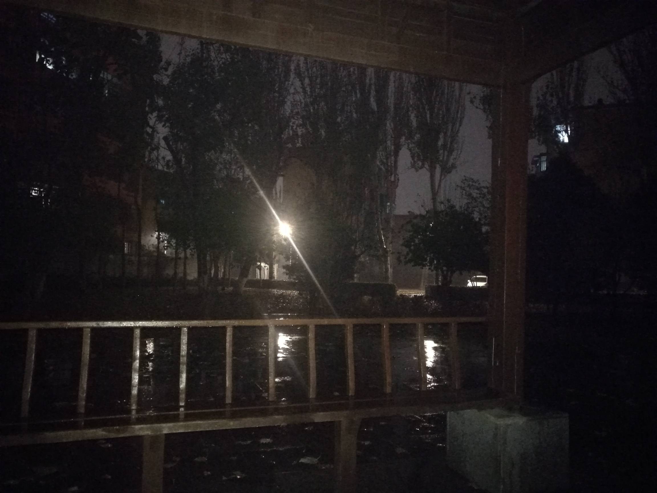 差点冻麻了 还下雨  速速跑网吧了得 金城群里一个老哥20给收了 没等明天 

80 / 作者:努力优秀_ / 