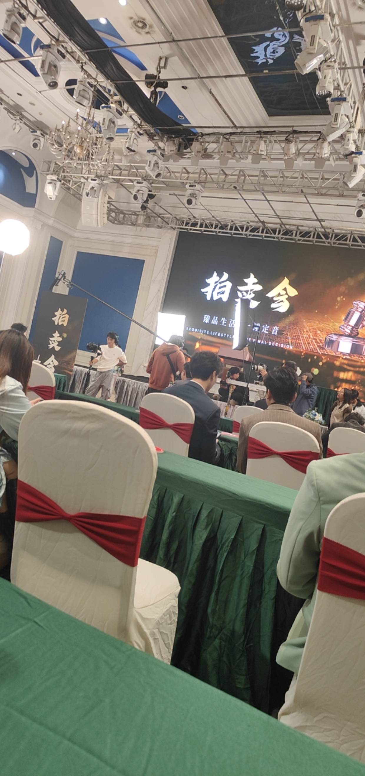 老哥们，这日结工作，不比你们挂壁保安安逸吗，还比挂壁保安工资要高点，

18 / 作者:你怕秃吗 / 