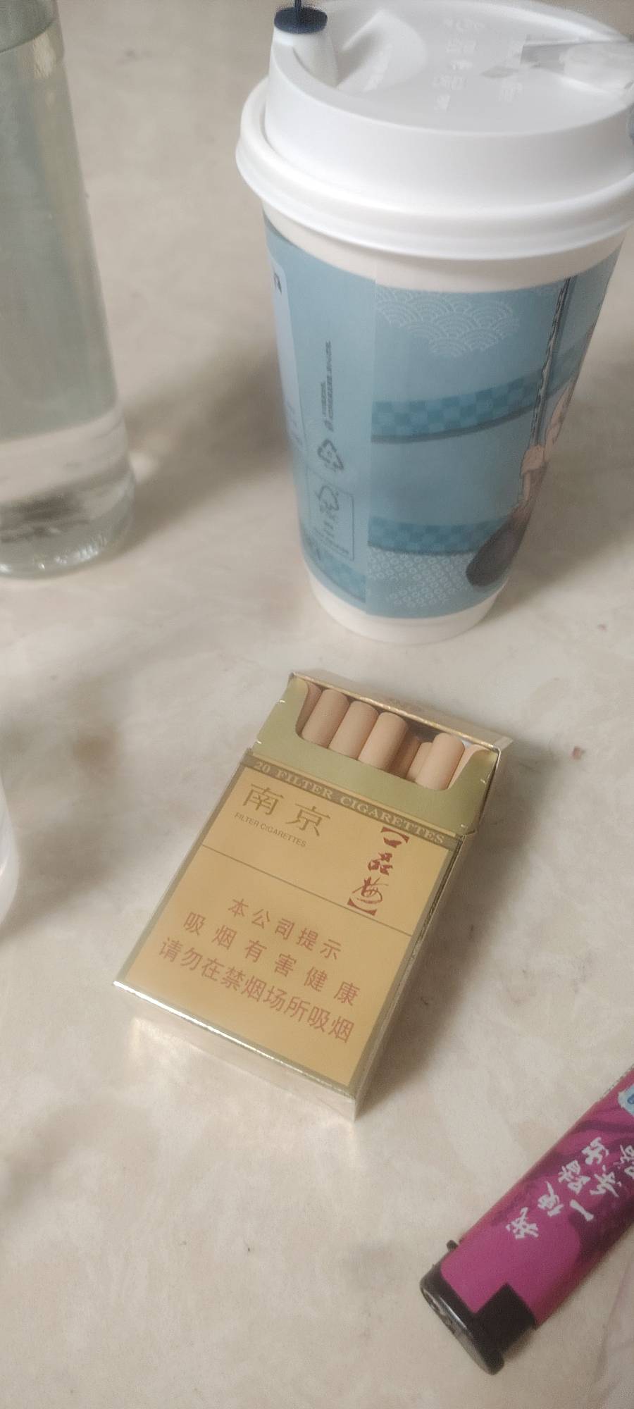 今天下午看广子好不容易凑一包烟钱，唉！人生看不到未来

58 / 作者:建湖大黑户 / 