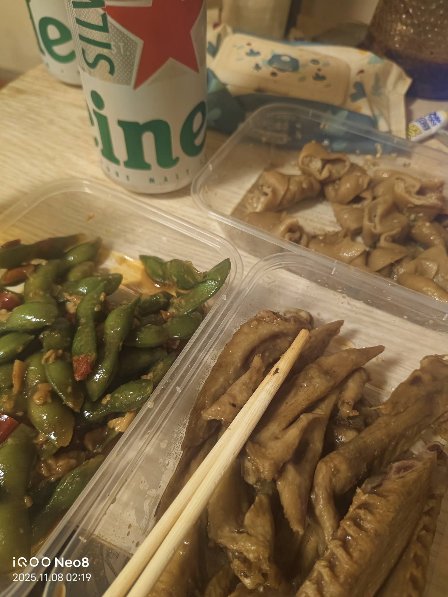 每天都得花50大洋喝点，tmd酒这东西不好喝，但是上瘾啊

99 / 作者:AKA章若楠 / 