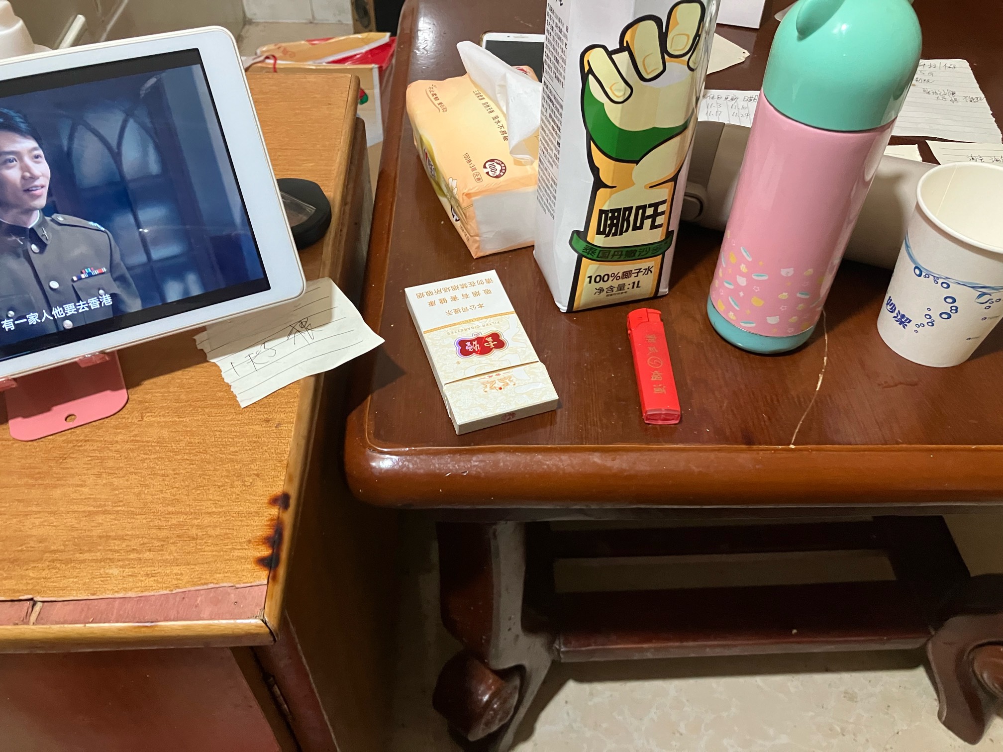 下午去拿快递 天天追我电驴那狗
被一辆拉lj的车压烂2条腿
这下终于追不了电驴了


67 / 作者:小熊科技 / 