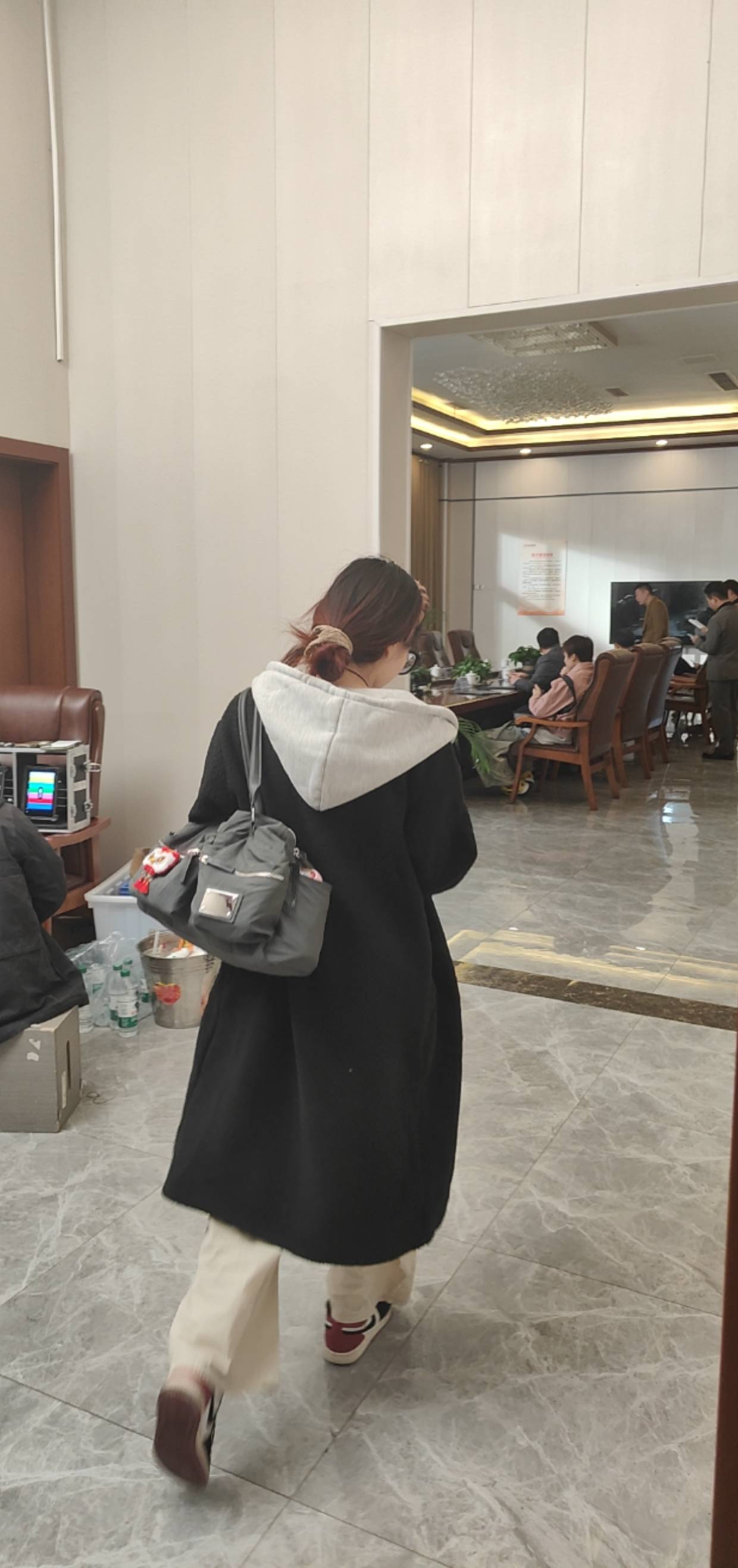 8点半通知到地方，耍到现在都还没有拍我，还要继续耍俩个小时我估计，目前挣了120了

30 / 作者:你怕秃吗 / 