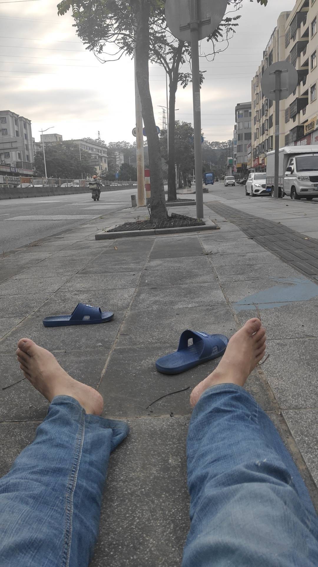 眼红了，辛辛苦苦上班几个月才一万多，老哥们随便点一下就是几万

25 / 作者:几把毛都没有绝望了 / 