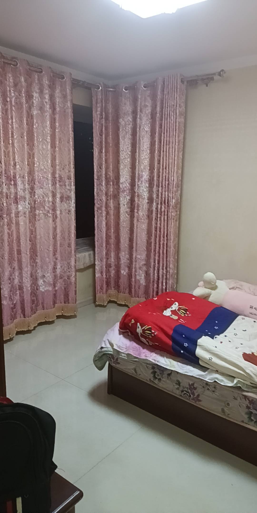 主卧终于找到租客了，周5下班合同一签每个季度又可以收入3600大毛

42 / 作者:顾小贝 / 