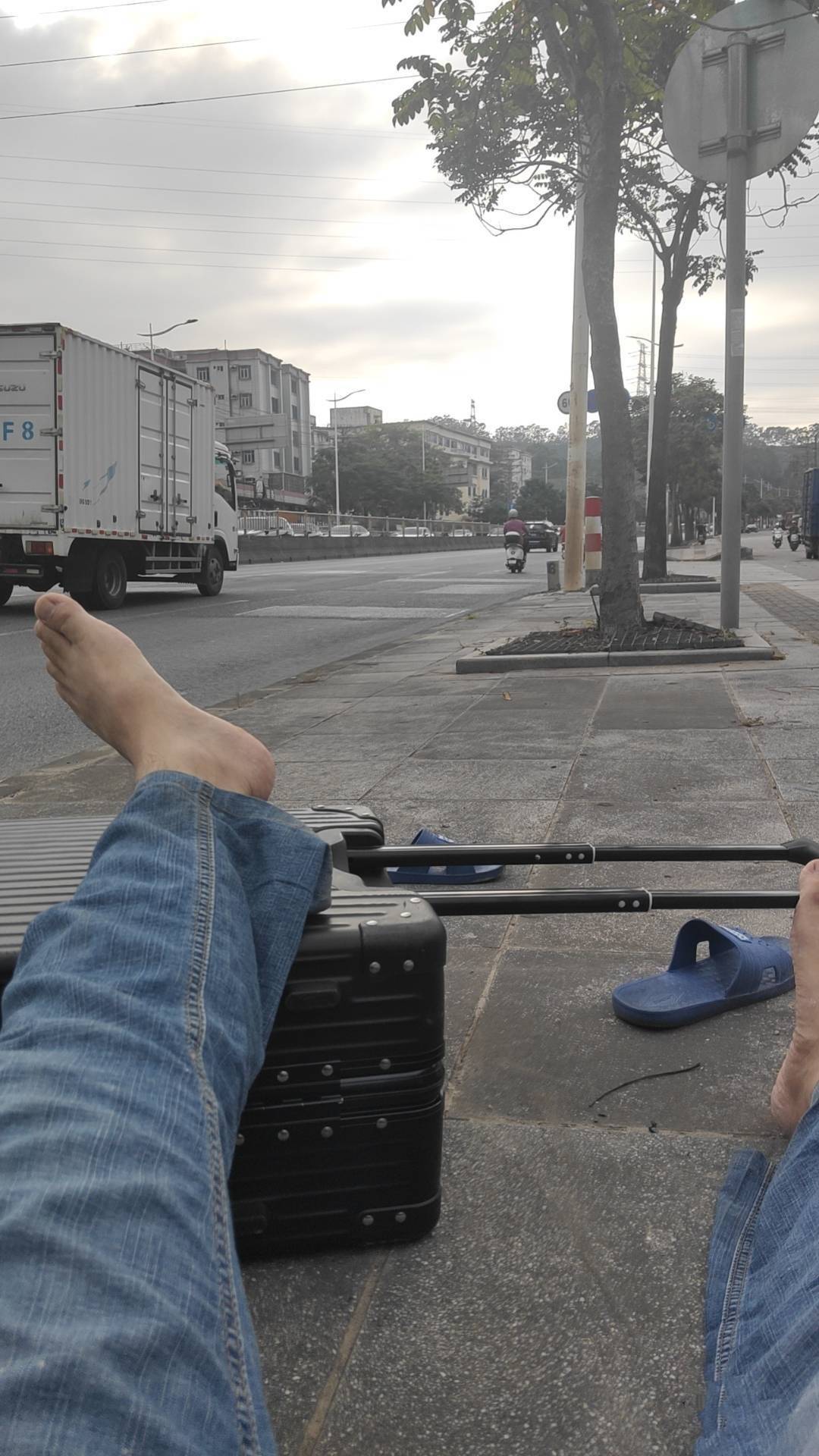 羊毛末日了，你们不进厂？这个月我还没破50毛




23 / 作者:几把毛都没有绝望了 / 