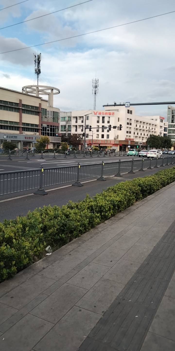 @广东瘫痪老哥 @文迪. 绝望了，从杭州来到昆山一个月了，工作找不到，日结也没有，该65 / 作者:宁波躺平老哥 / 