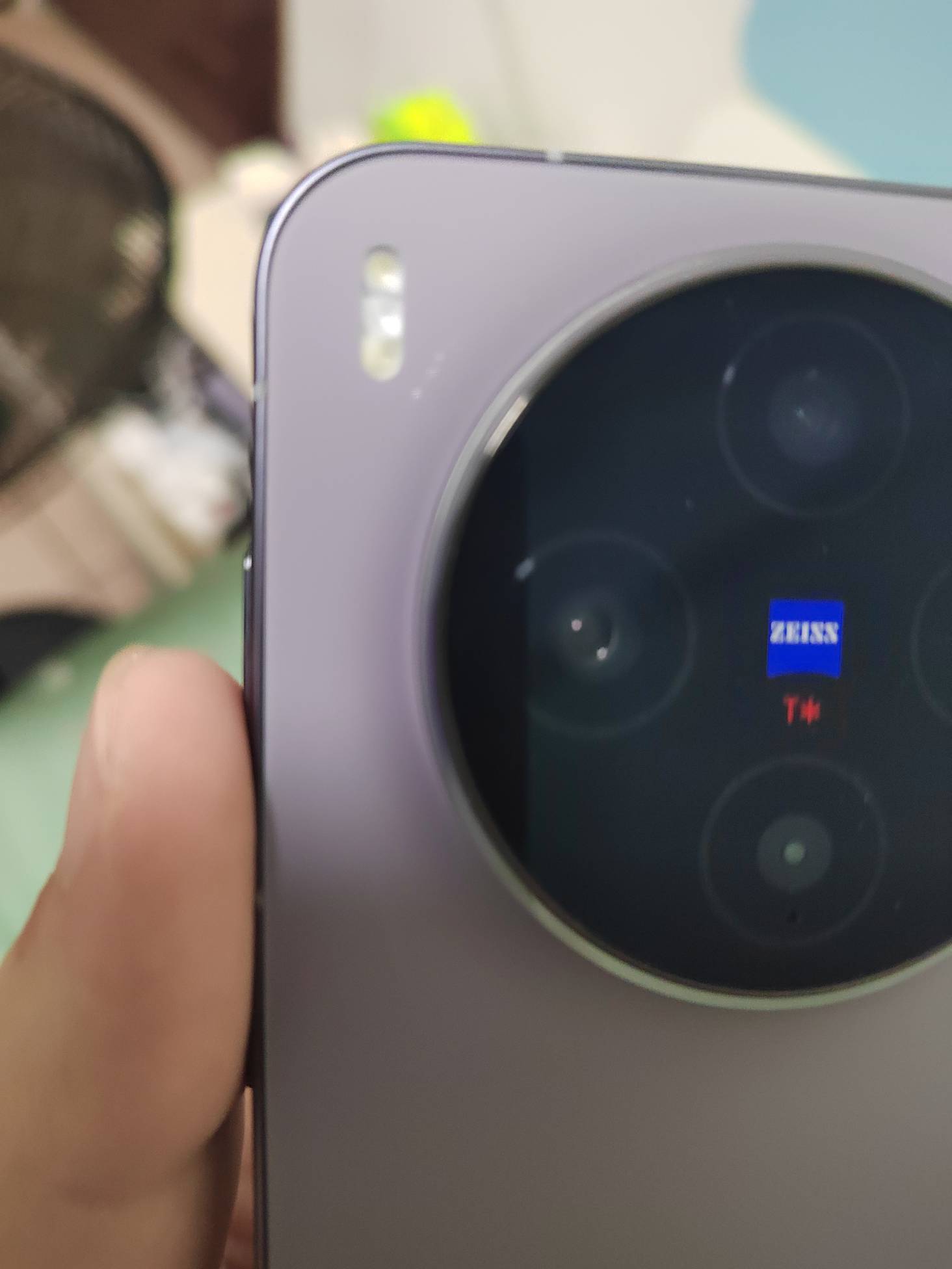 老哥们有没有必要去换一个后盖，保修期间免费换一个


75 / 作者:挂比了救我鸭 / 