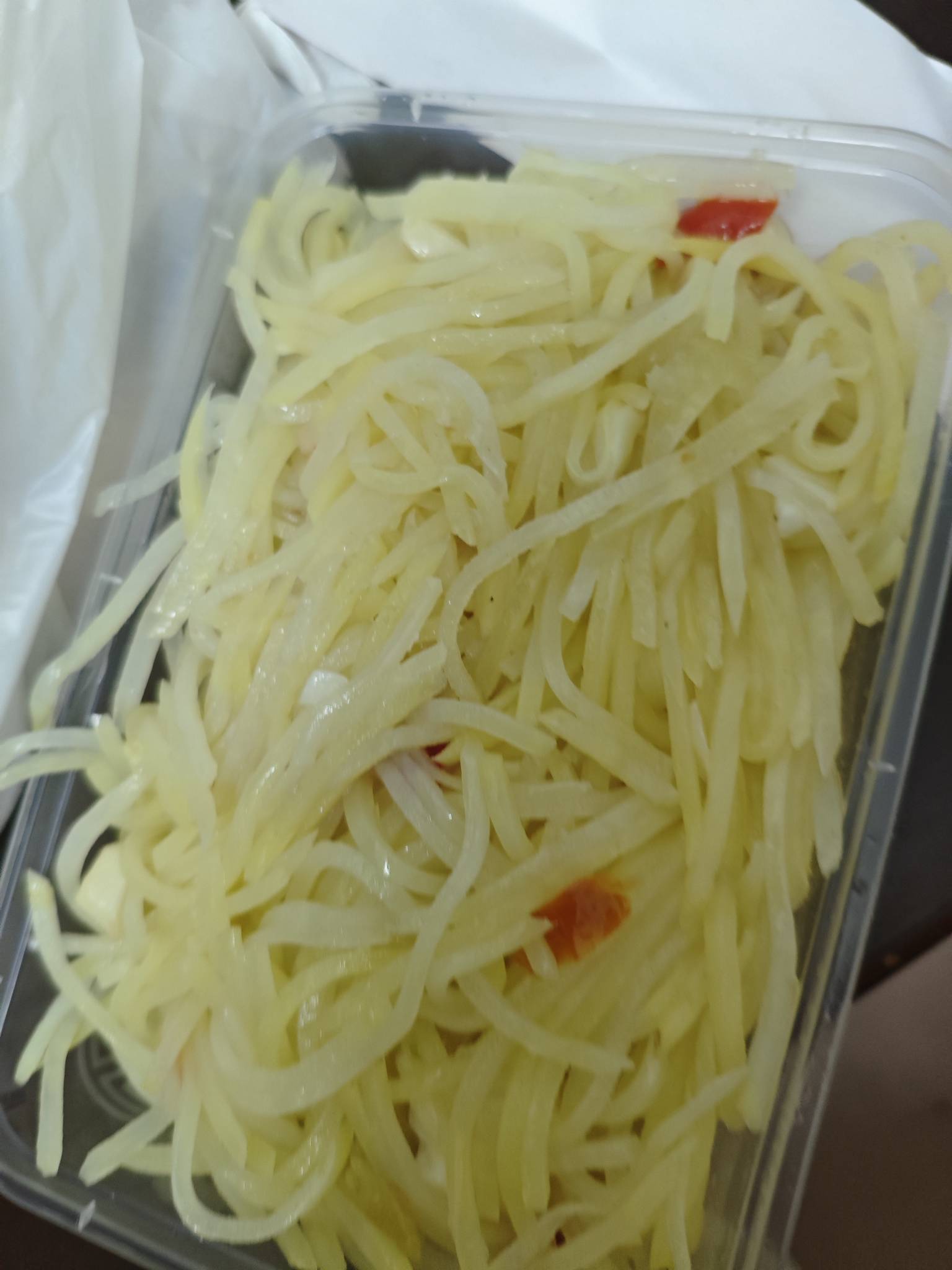 干日结了，这个点没人了，他在涨一块钱我立马接了，不然车费都要10几块，也是白干

90 / 作者:天空之城@ / 