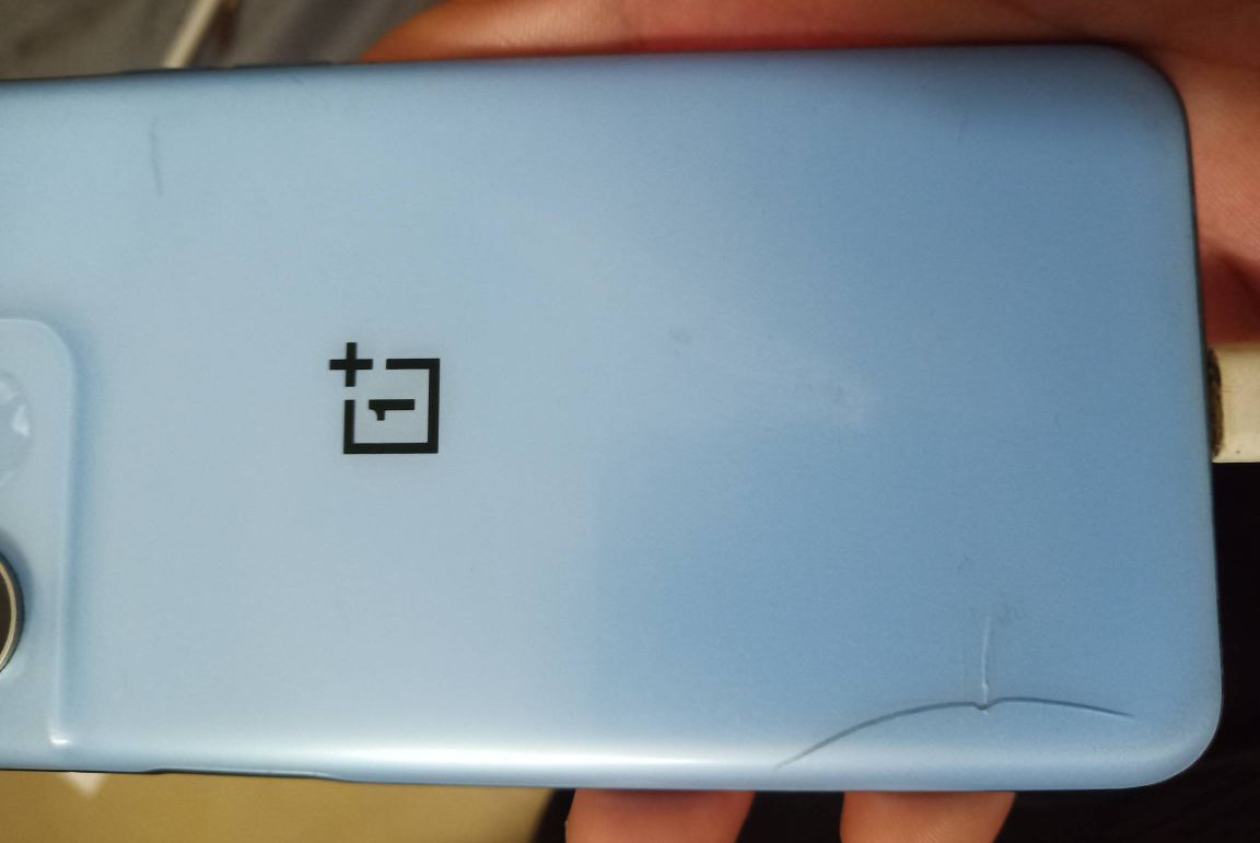 抓包的老哥又吃饱饱了，卖一天了奖品都卖完了，估计破几万了
28 / 作者:大哥让我先跑 / 