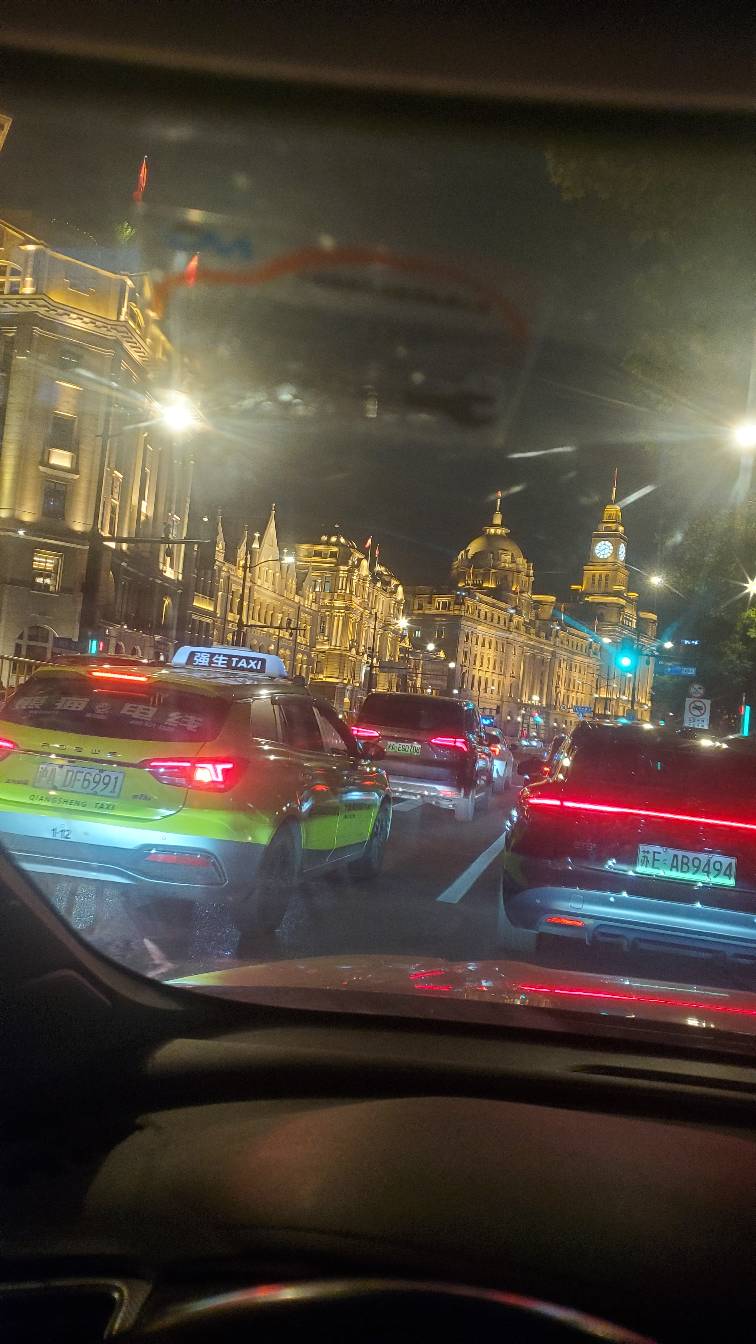 今天很热闹啊，好久没这么热闹了
23 / 作者:目睹爱你哟拖 / 