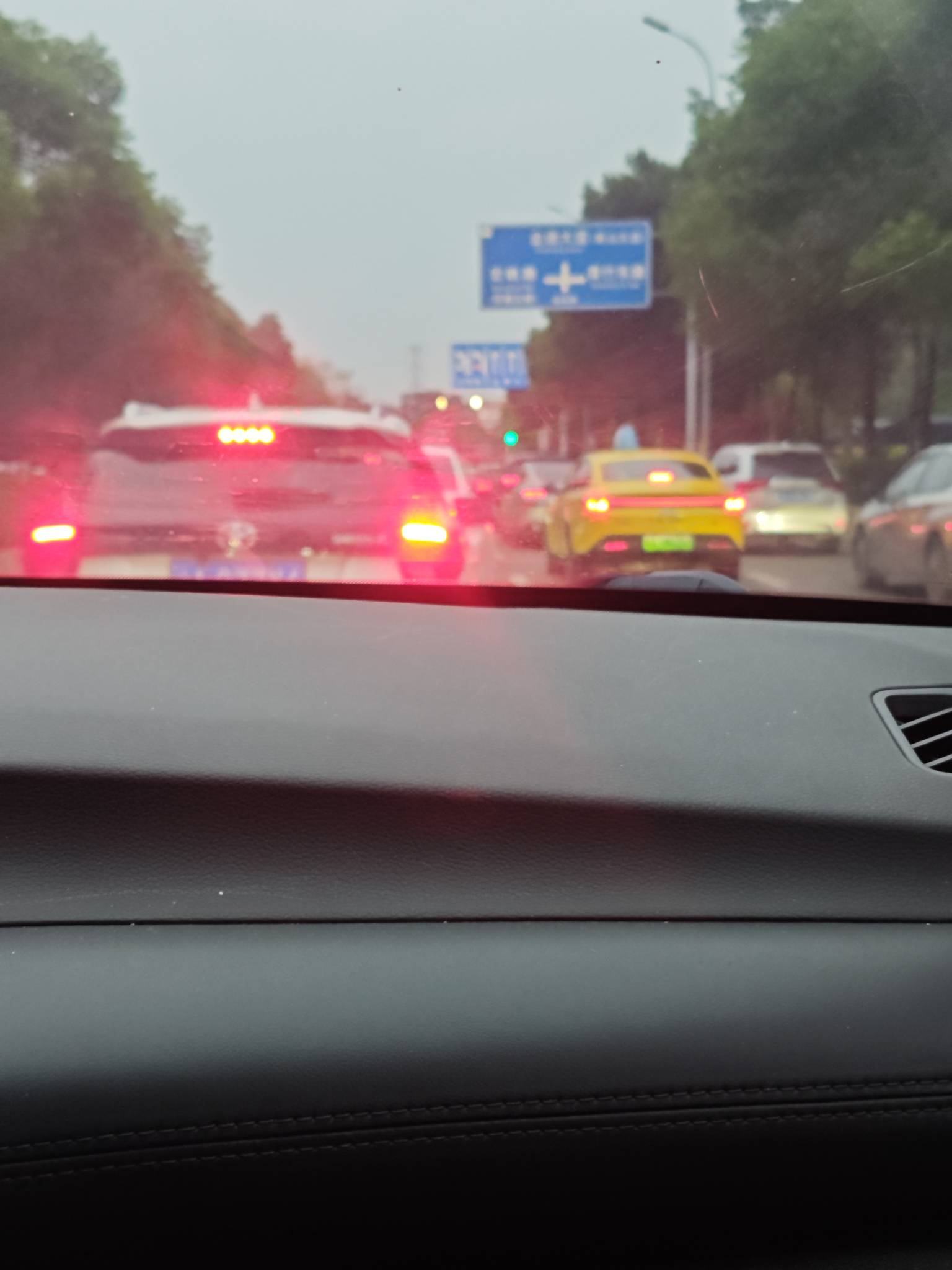 天天来回差不多40公里，班都上烦了，太枯燥了，还有3个月过年，还能挣四万多


89 / 作者:曾经遗忘的角落 / 