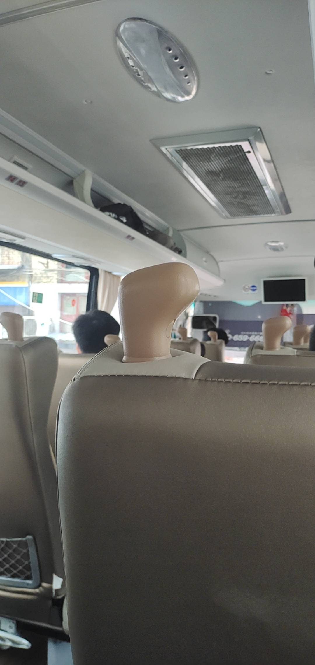 老哥们第一次坐这么高级的车，坐下那个一直滴滴响，我不知道咋回事，旁边一个老大哥说73 / 作者:赵老哥666 / 