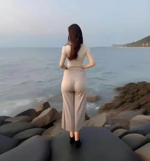 老哥们，以后在卡农发达了一定要带女人去海边看看

8 / 作者:水乡 / 