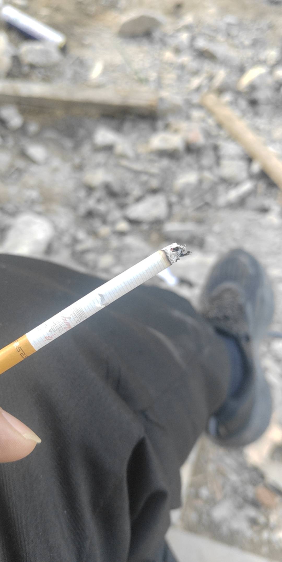 挂壁保安12小时
不管吃住240一天
11月打卡，上班第13天
【上班就是坐等下班，抽烟，玩44 / 作者:酒肉和尚 / 