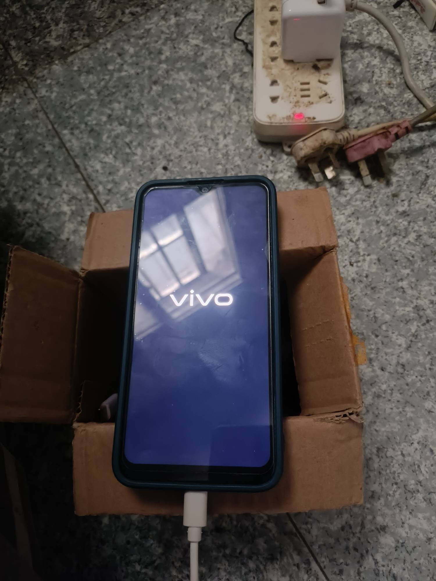 手机不充电终于搞定，换了个小板丝滑无比，又可以参加战斗申请毛了



83 / 作者:刘莹莹@ / 