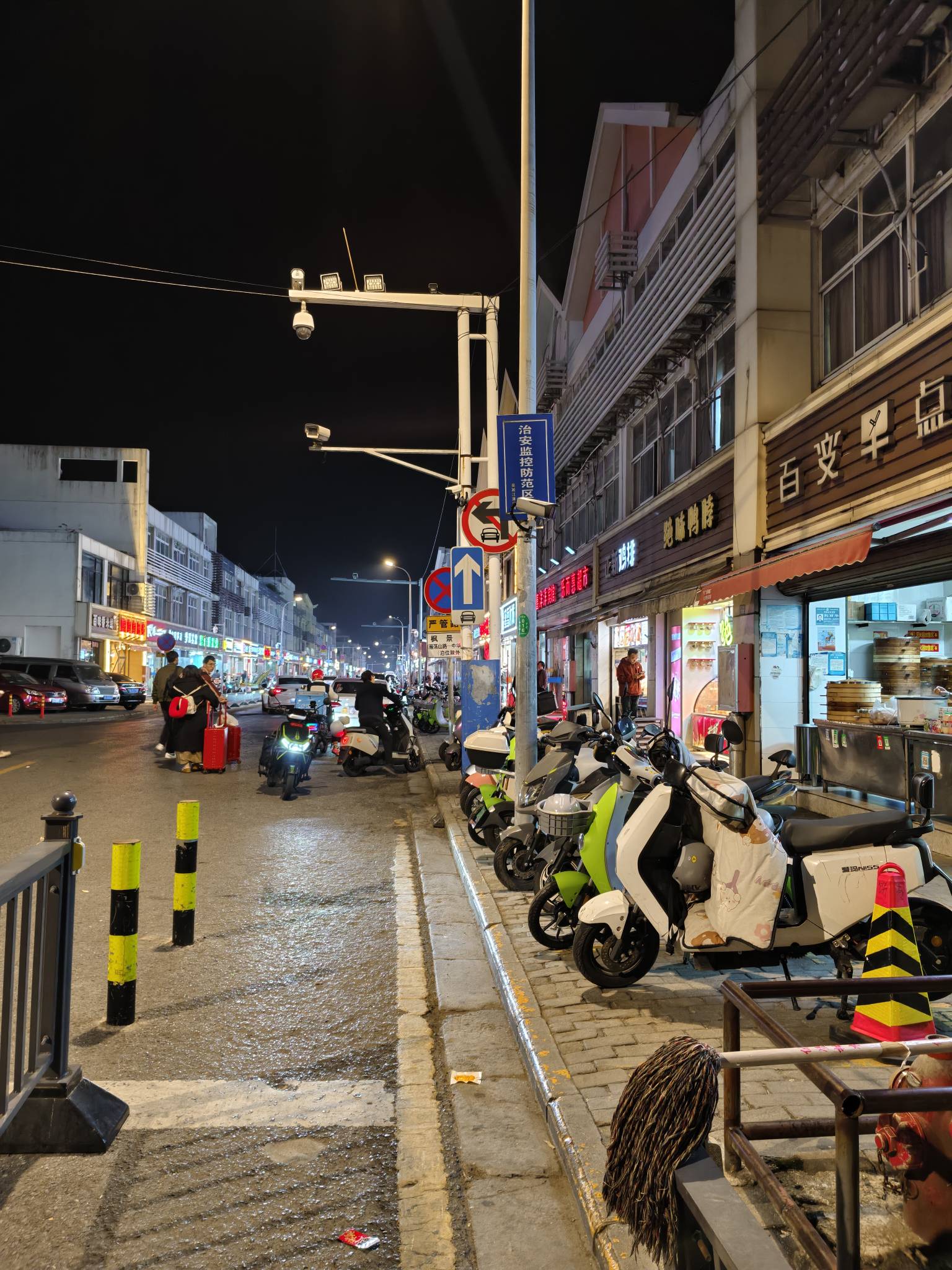 我又回到挂壁基地了

5 / 作者:网恋被骗五千块 / 