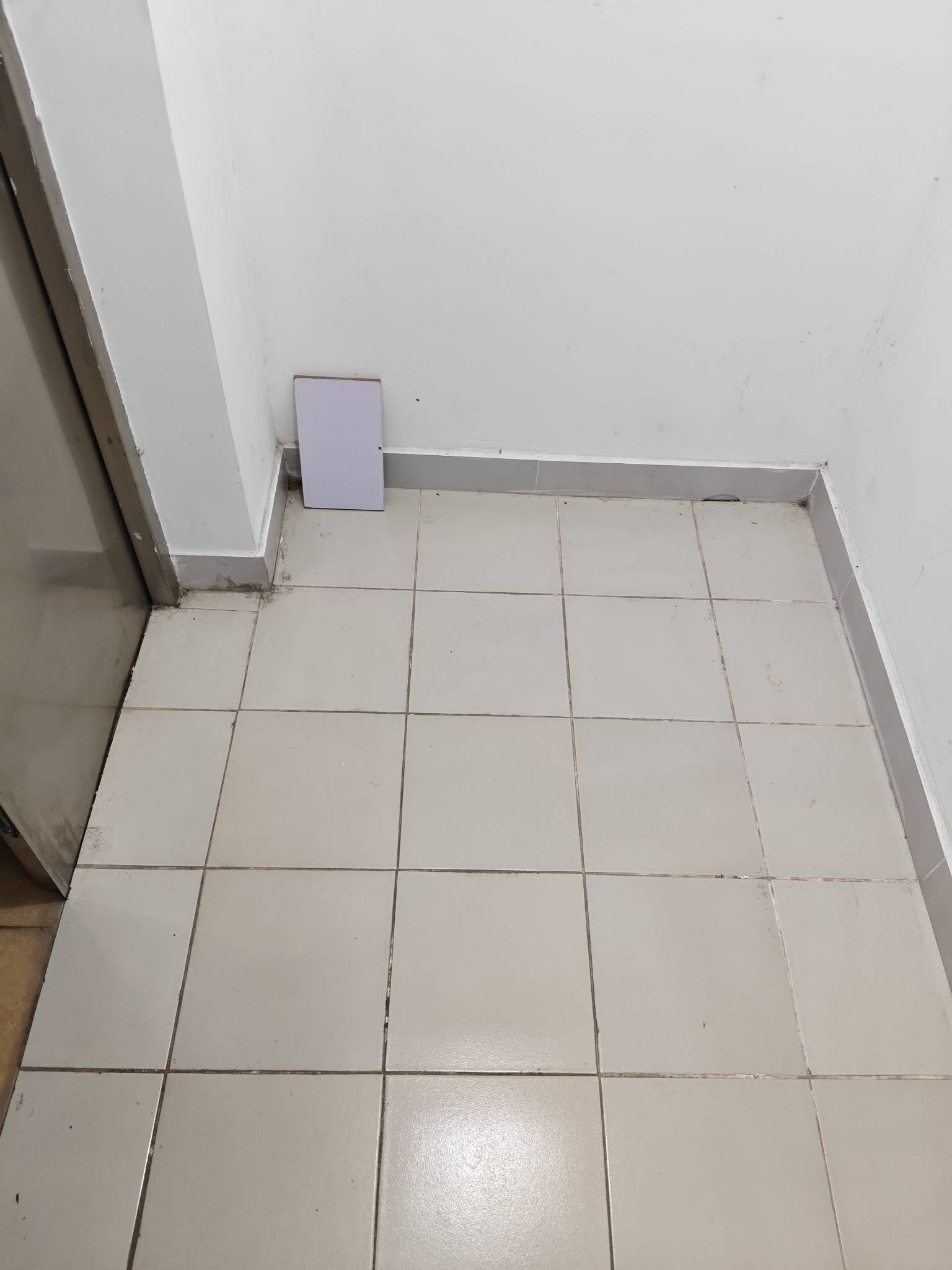 老哥们，在这睡觉贼暖和，一觉睡到天亮，嘎嘎爽

24 / 作者:大奶奶胸你拳头 / 