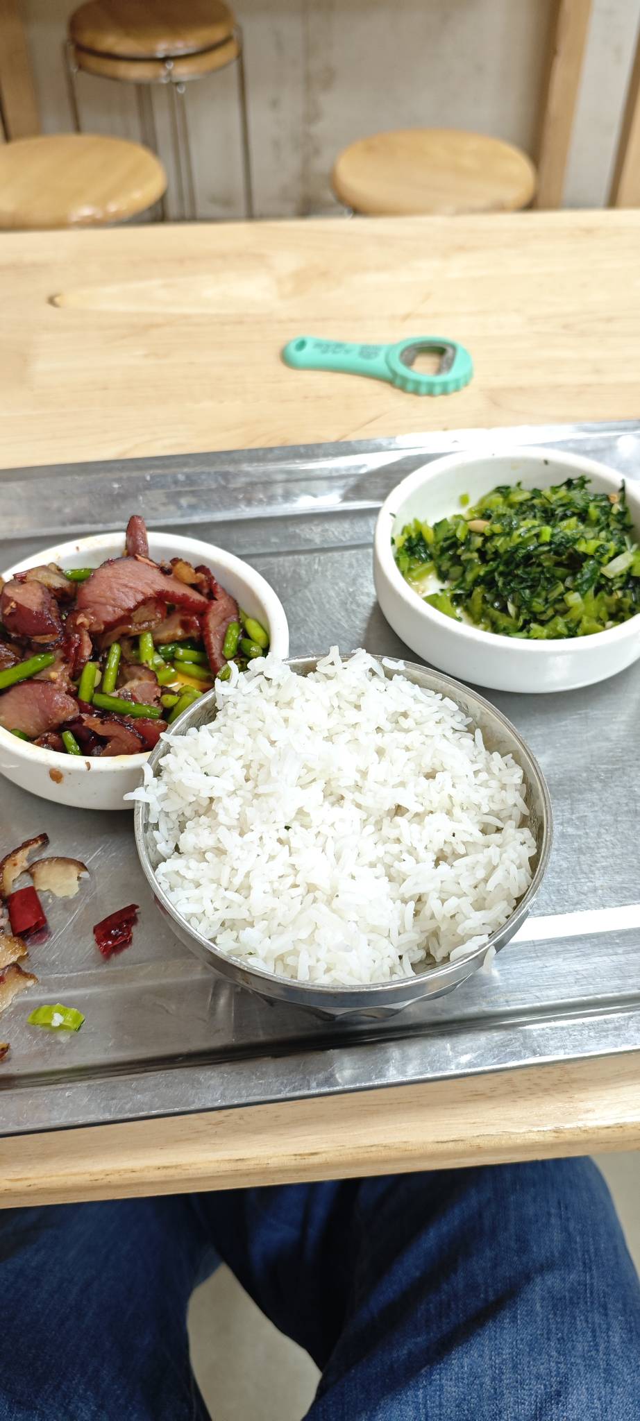 来卡农六七年了，没饿过肚子，没来之前睡过网吧，饿过肚子卖过手机，

52 / 作者:卡农豆包 / 