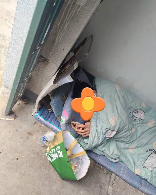 老哥我躺下了


79 / 作者:挂壁哥 / 