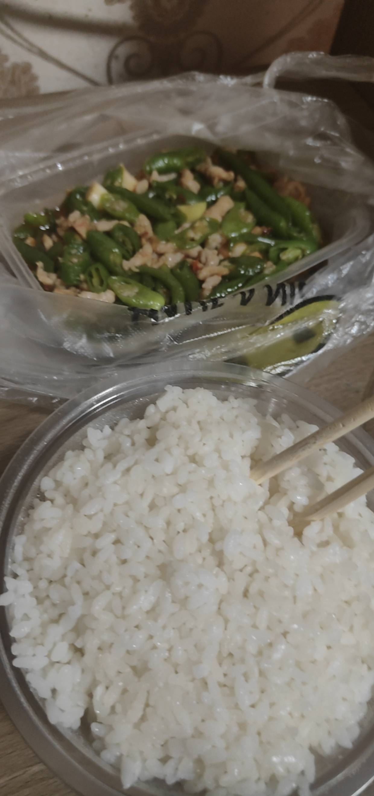 终于吃上饭了，饿了10多个小时了

97 / 作者:可恶可恶 / 