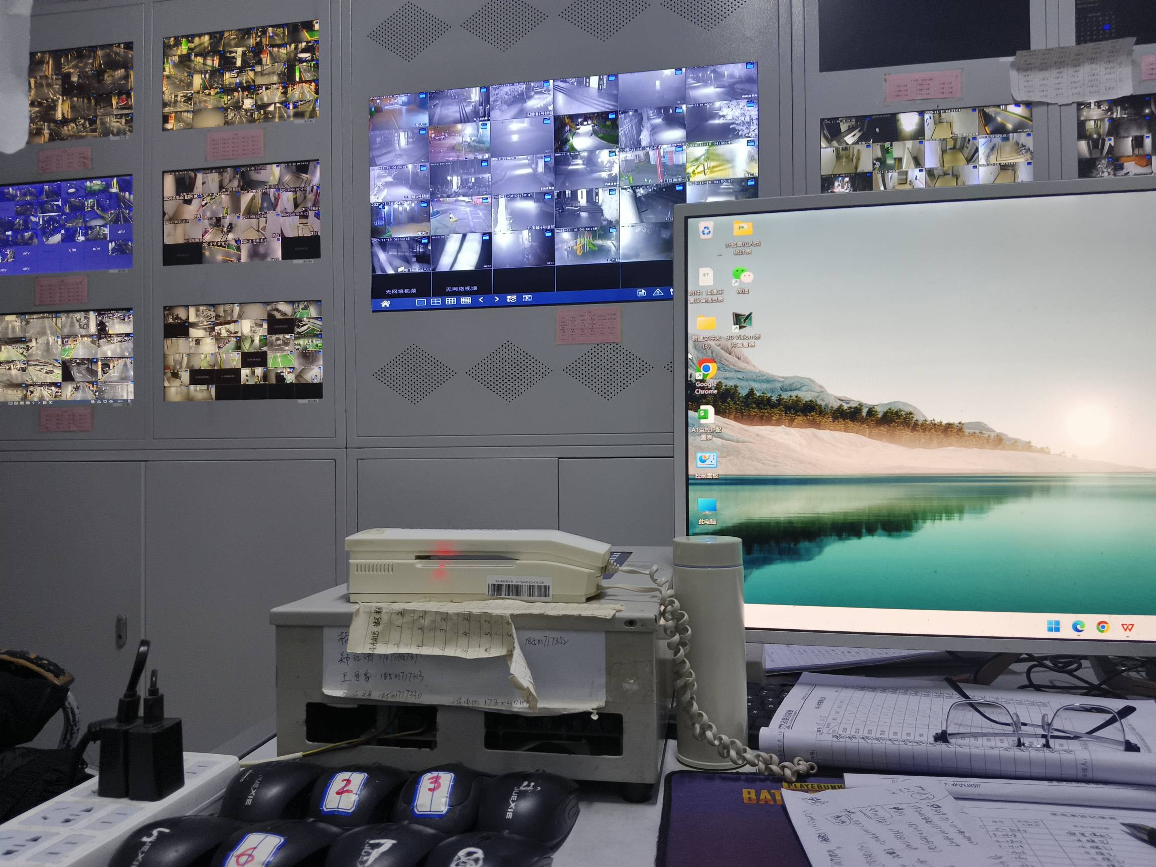 打卡

66 / 作者:回到古代当皇帝 / 