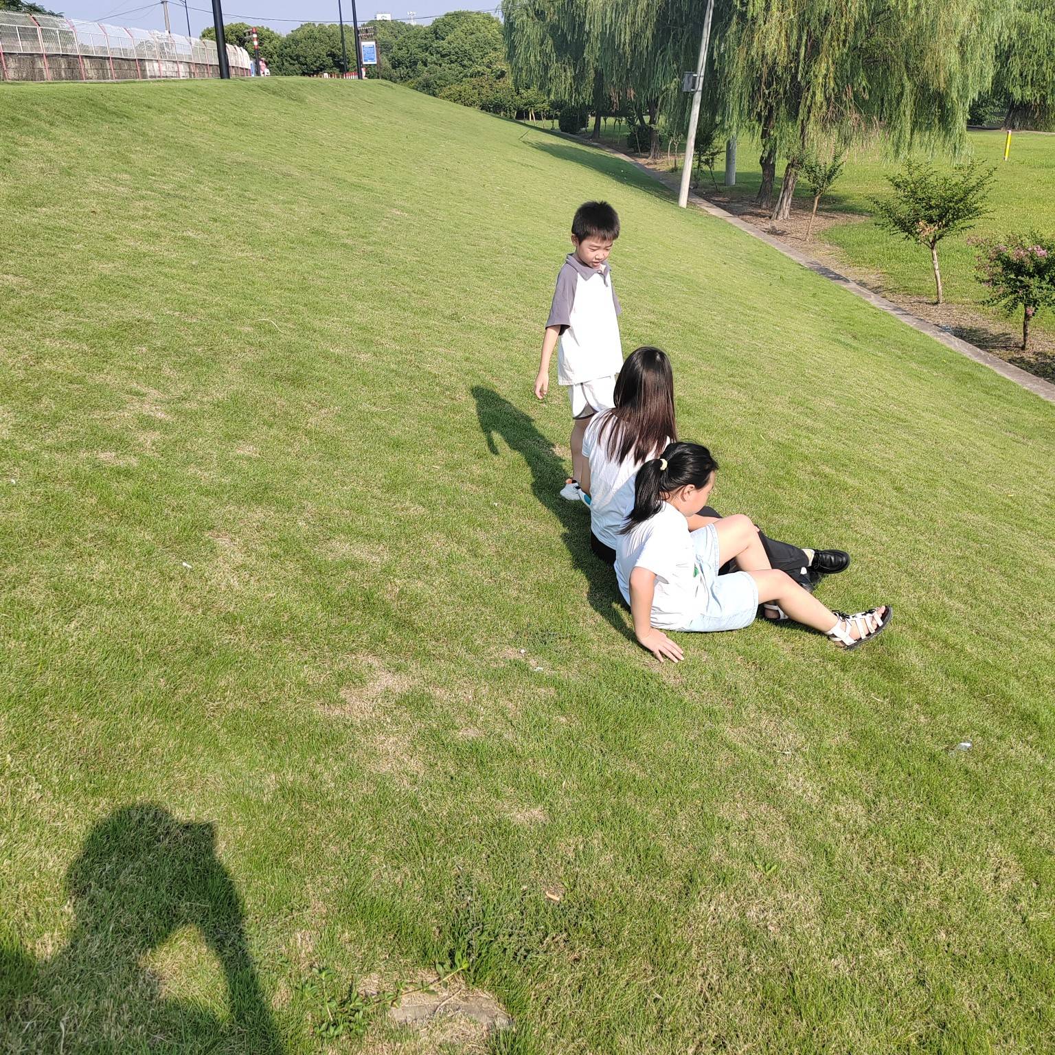 孩子12岁半，工资偷偷用了，骗媳妇说没发，昨晚发现了，本来说今天请假和我去离婚，今71 / 作者:我爱小小孟 / 