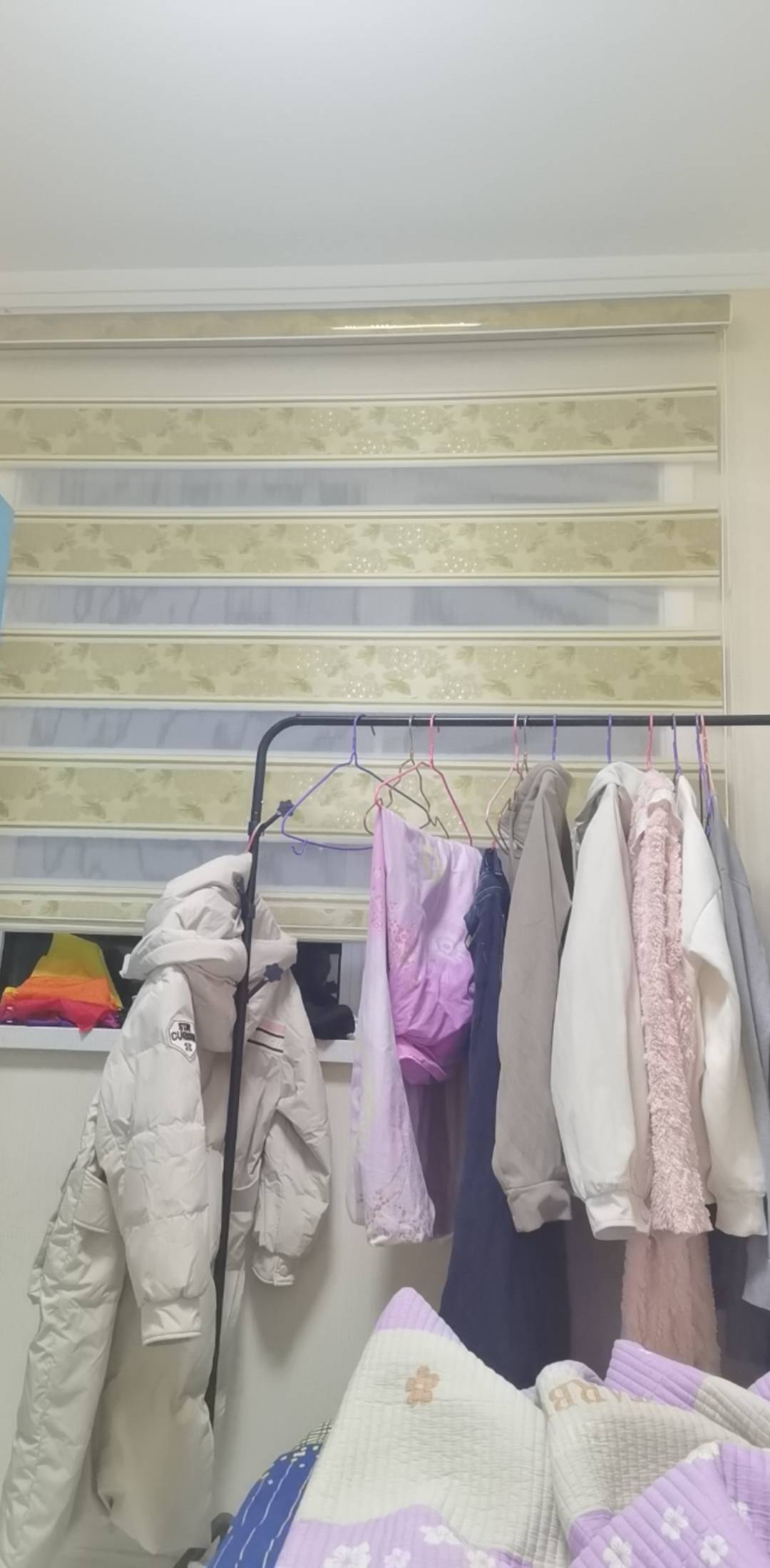 前几天在屋里都感觉冷，这几天给了暖气热都被子都盖不住，地暖确实是比暖气片管用得多86 / 作者:不会游泳的磐鱼 / 