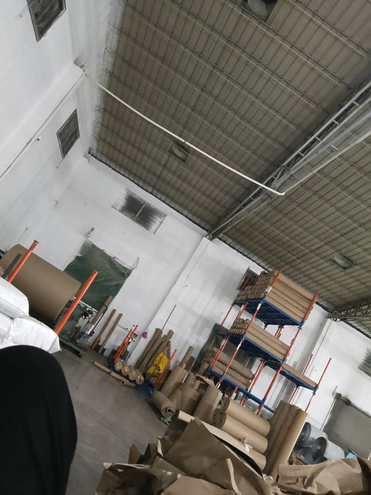 中午两点到觉都没得睡老乡就让我去上班,好困好累想跑路了，出租房没钥匙也跑不了,真TM68 / 作者:忙碌的藤壶 / 