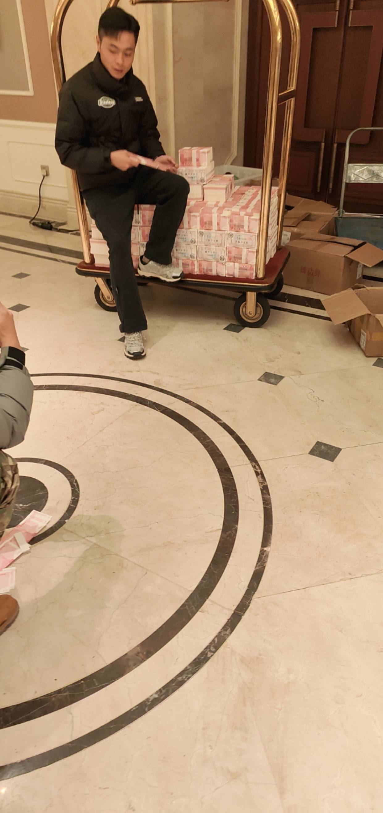 来，一人一捆

10 / 作者:十里桃花潭 / 