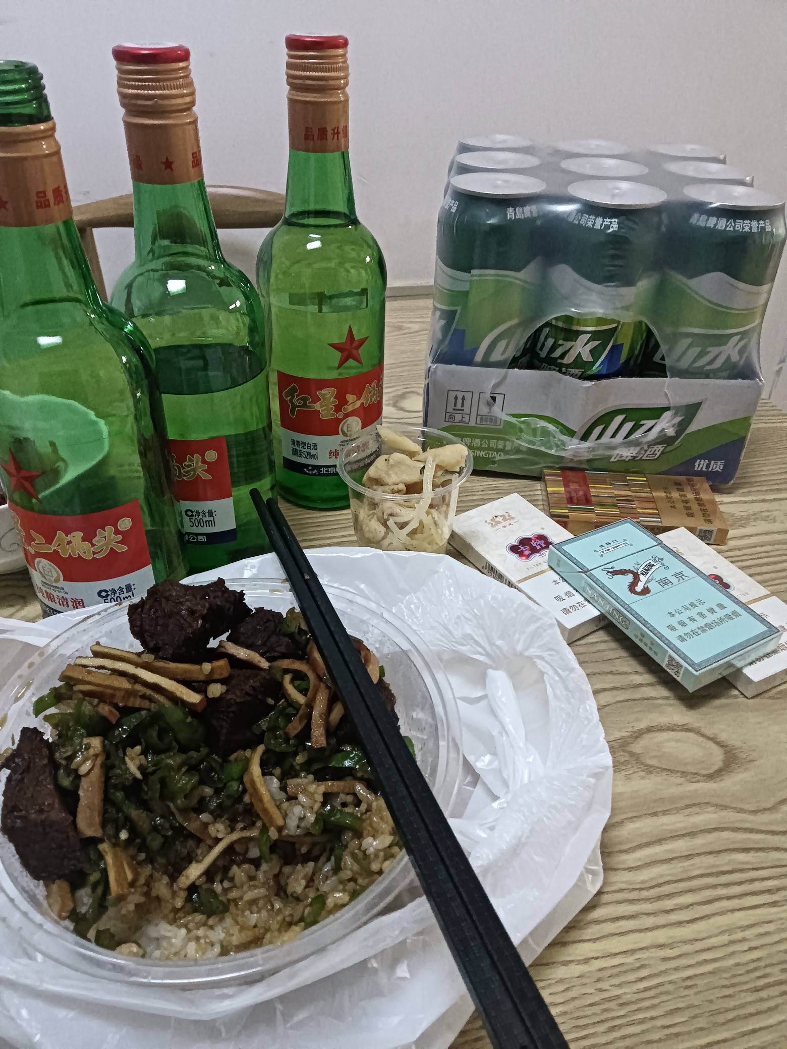 就备几天的口粮 晚上开始战斗 老哥祝福我 如果有下个帖子评论区单数楼一人一包华子 

83 / 作者:那可不一定 / 