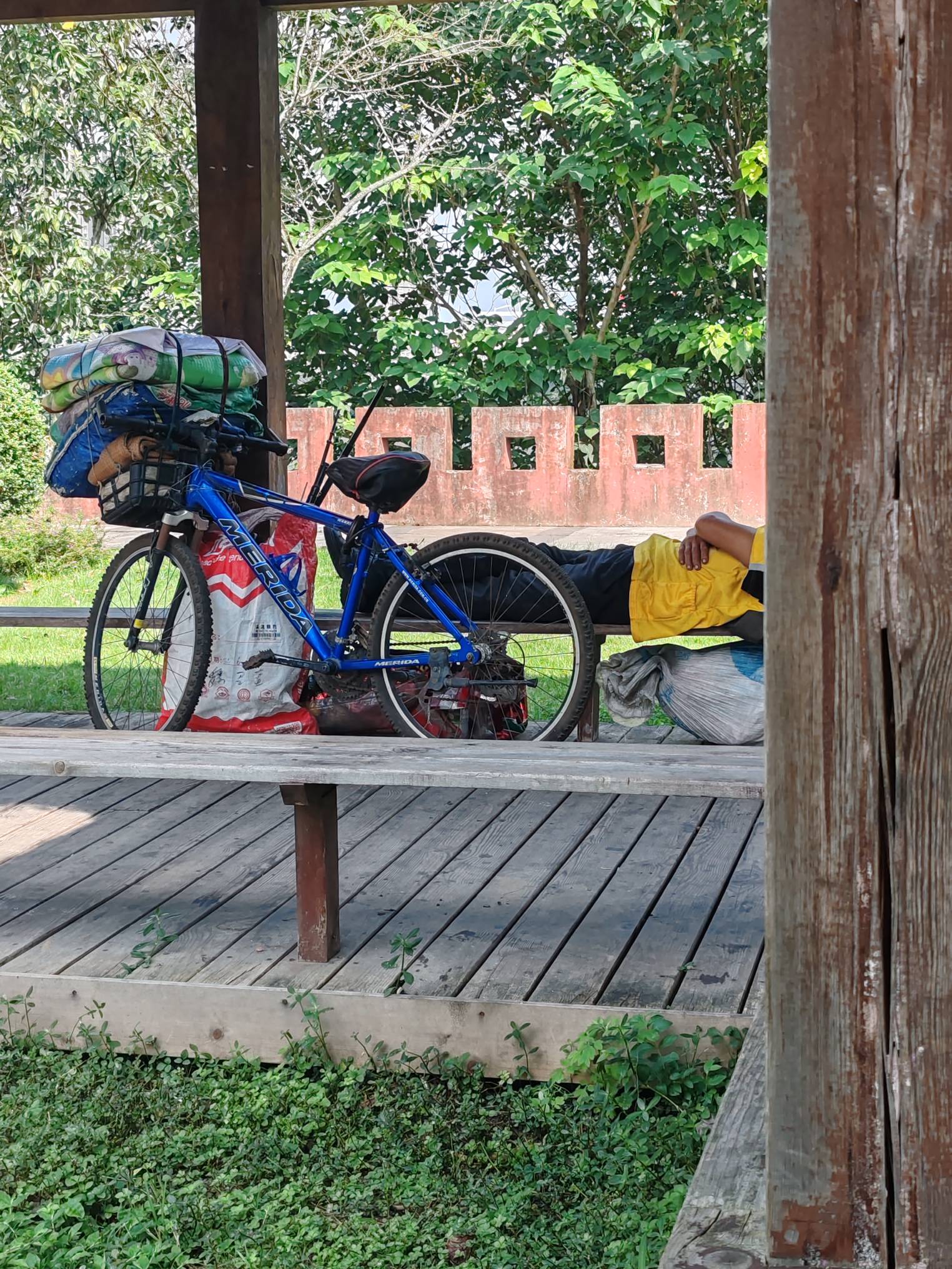 这是哪位老哥

90 / 作者:道_丁元英 / 
