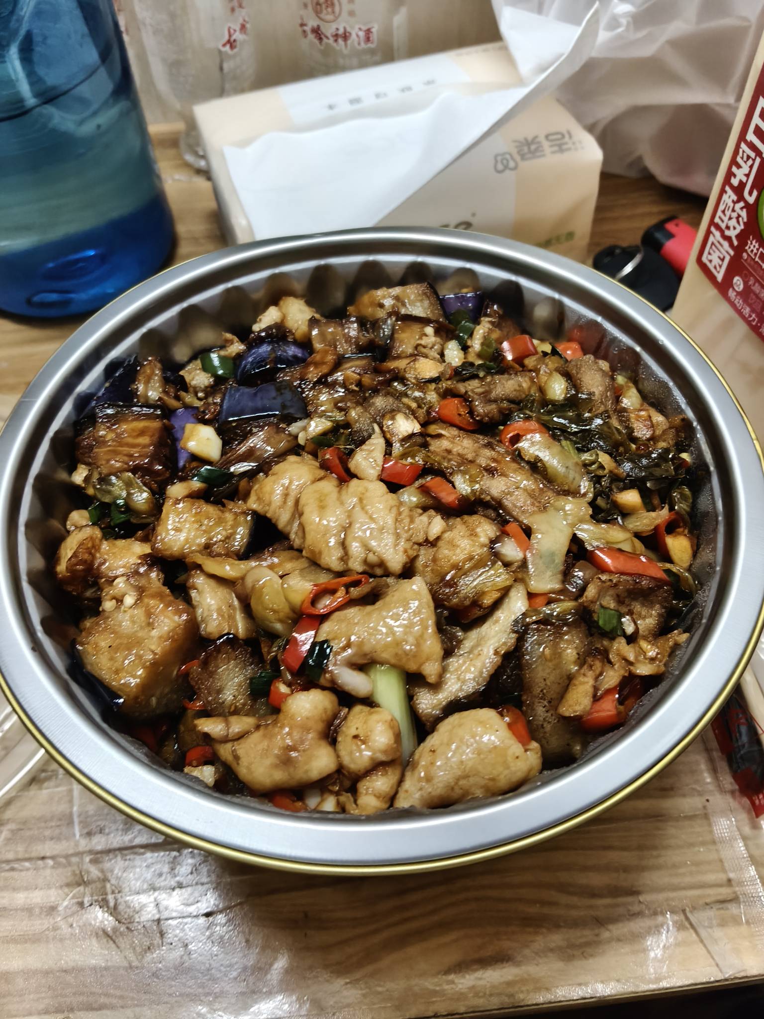 老哥们。我以前挺帅的。后来天天熬夜喝酒抽烟。太久没照镜子了。今天刚刚照镜子发现自17 / 作者:火星英雄7 / 