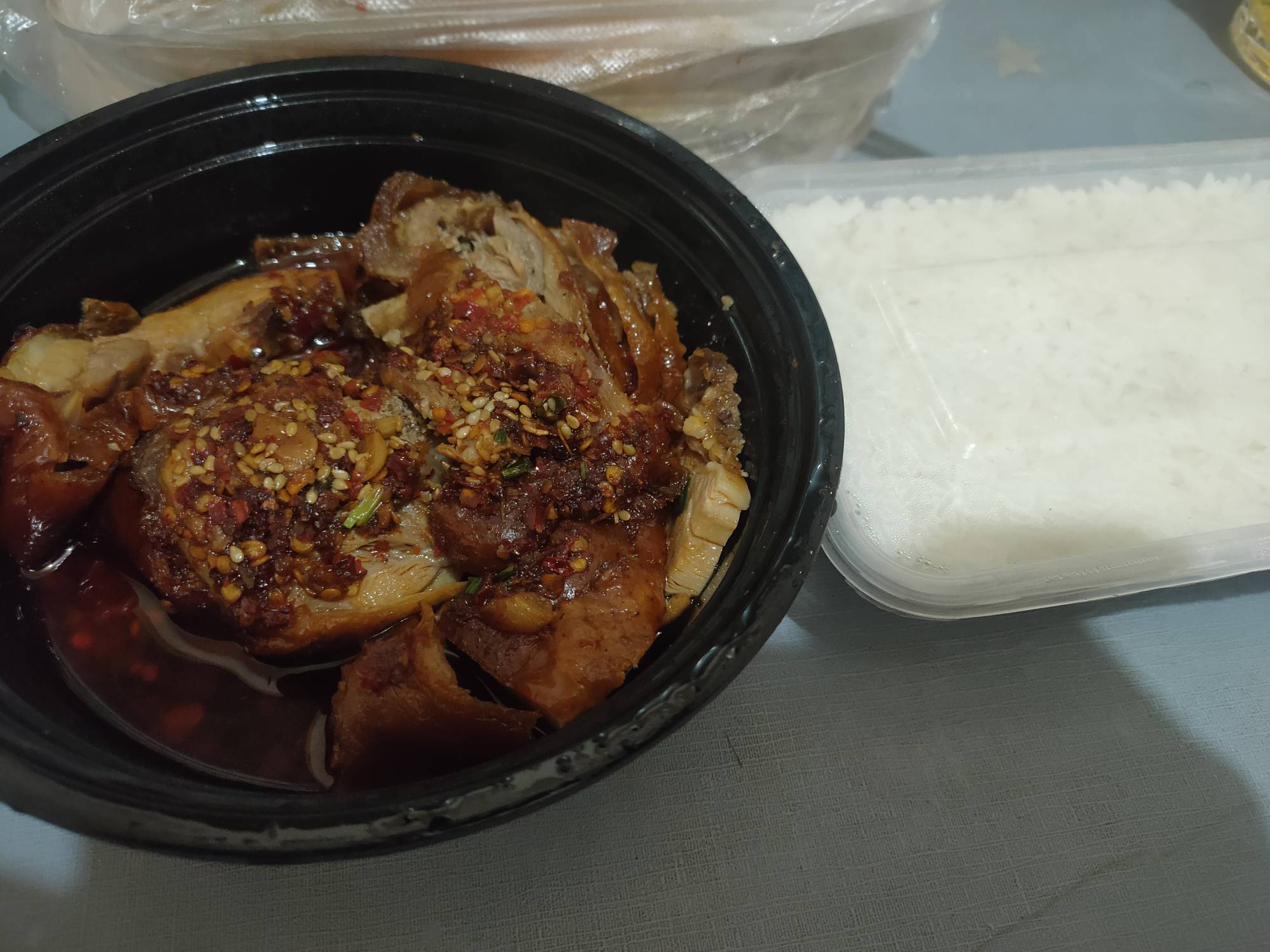 老哥们有点钱还是对自己好点吧，别全送✓了，这些外加两瓶啤酒一共才30块，吃的美滋滋73 / 作者:天空的时候干你 / 