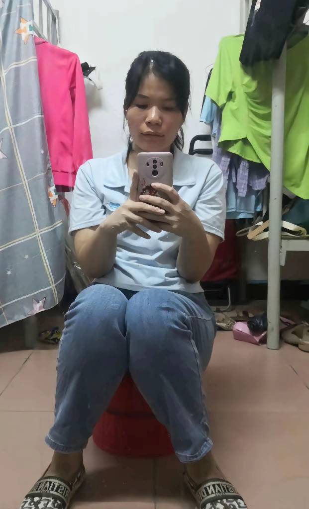 本人女，28岁找男朋友
要求
1：要长得帅的，身材必须特别好的，要特别有钱的
2：要脾63 / 作者:先天挂逼圣体 / 