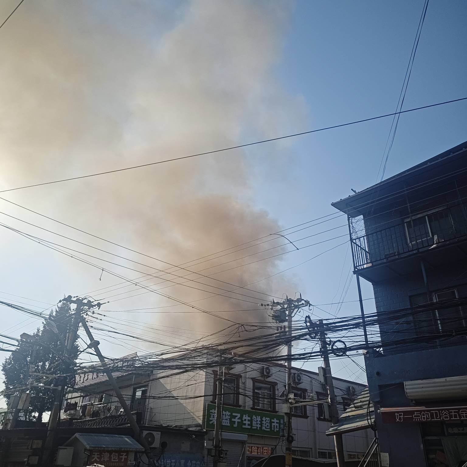 公寓失火了..

48 / 作者:卡农咚咚 / 