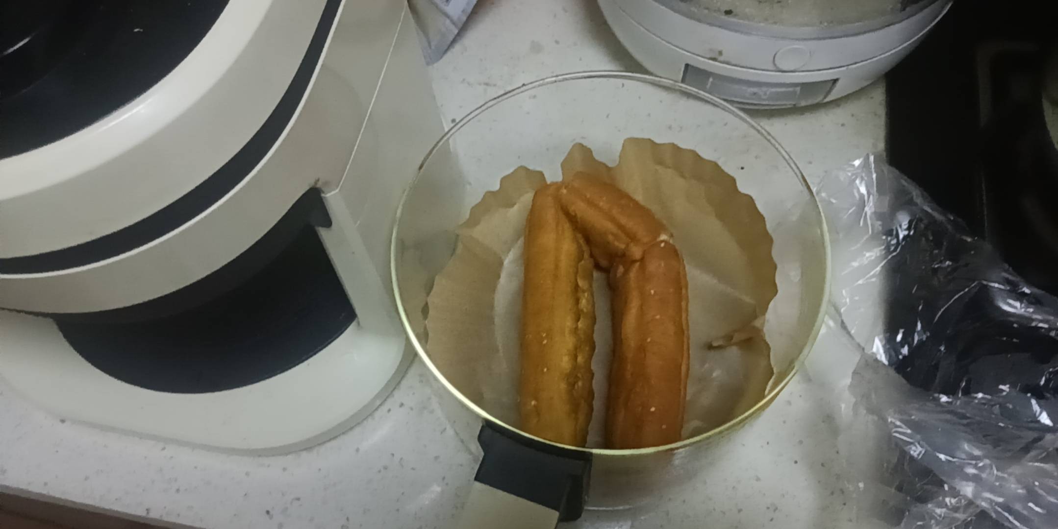 这早餐店真能糊弄人，油条冰冰凉，我还得自己热，给它个差评就老实了，做买卖耍什么小87 / 作者:顾小贝 / 