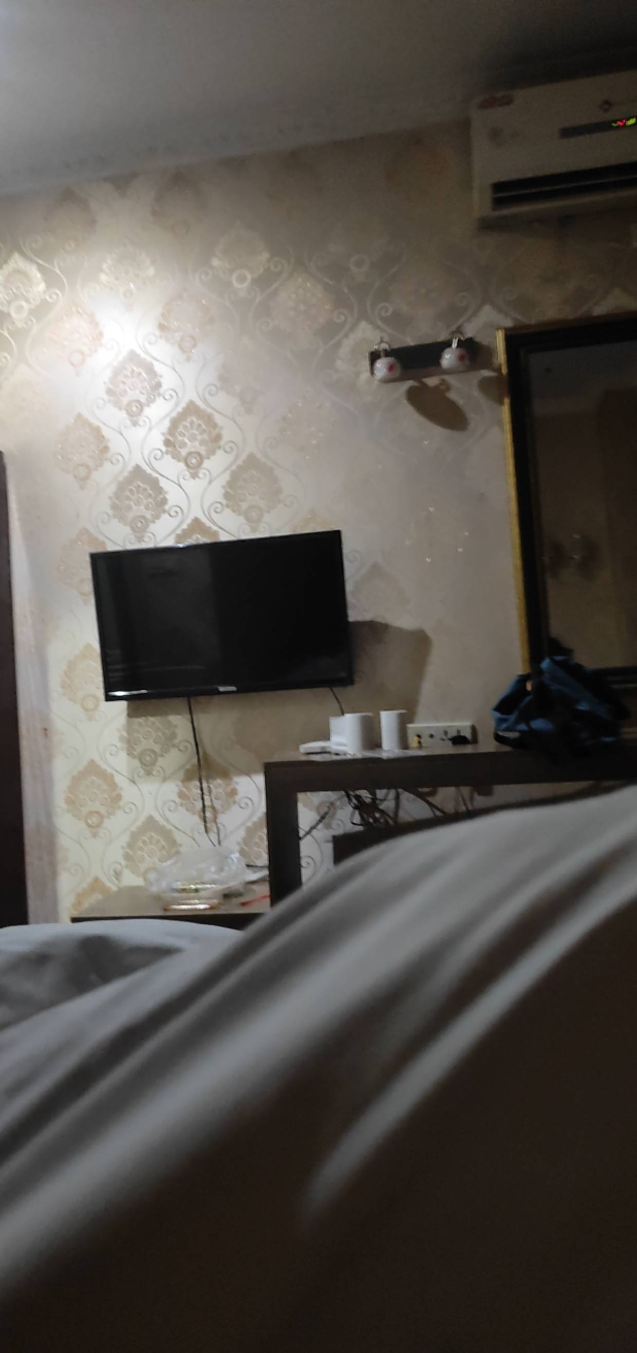 打卡  眉毛 挂壁 公园好冷

39 / 作者:茉莉绿茶 / 