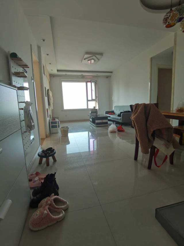 终于拖完地了，下楼购物，今天的消费由梦幻买单

70 / 作者:顾小贝 / 